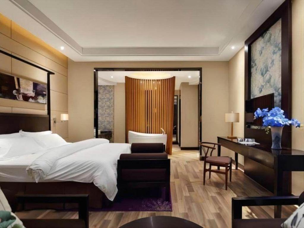 Jinjiang Metropolo Hotel - Liyang Tianmu Lake Changzhou  Exteriör bild