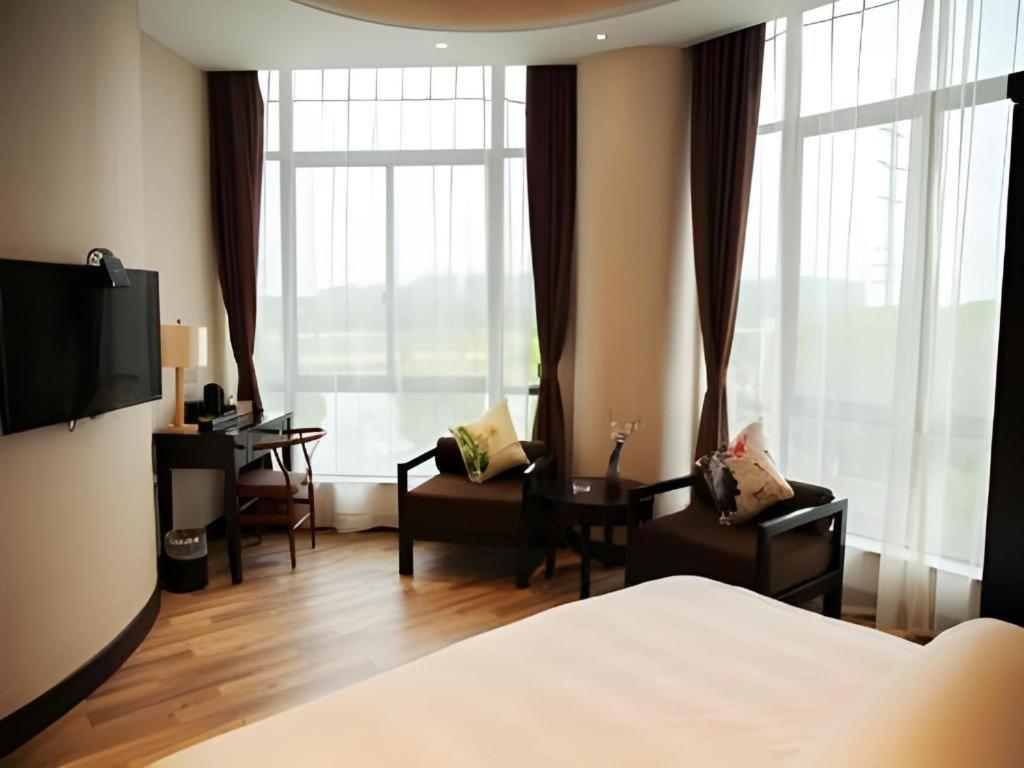 Jinjiang Metropolo Hotel - Liyang Tianmu Lake Changzhou  Exteriör bild
